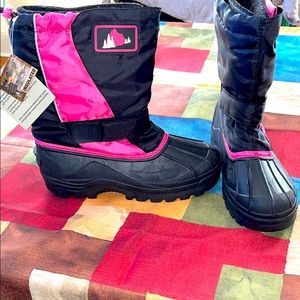 Woman’s Snow Boots